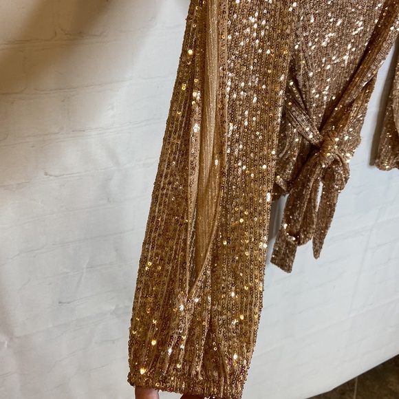 Vici Gold Sequined Lined Long Sleeved Cut Out Blouse - Picture 11 of 14